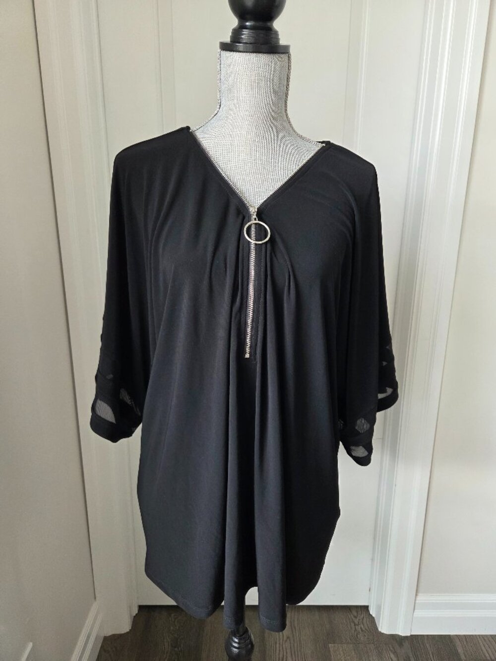 Joseph Ribkoff black bell sleeve zip front flowy top party size 20
